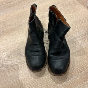 Black Leather Helm Boots size 8.5 🇺🇸